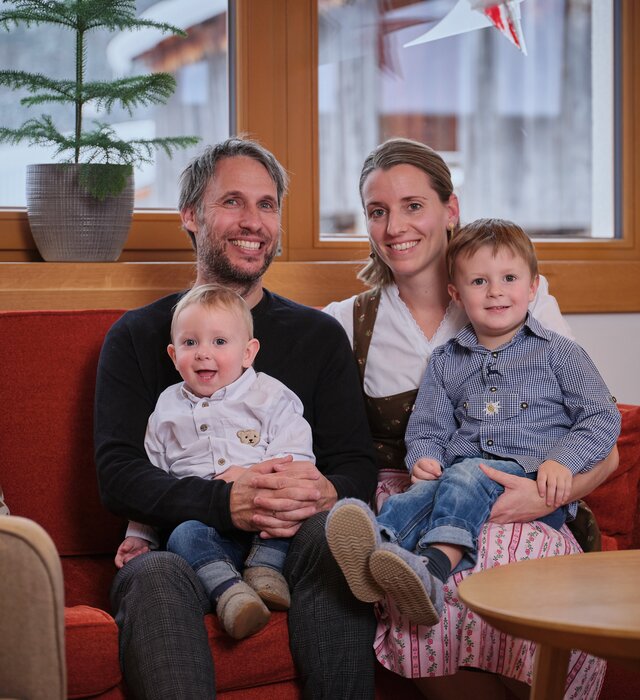 Christoph Schuster mit Familie | © Mathias Lixl