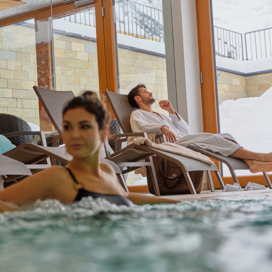 Pärchen im Wellnessurlaub in Lech | © Mathias Lixl