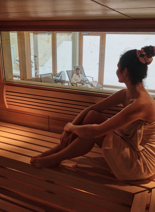 woman taking a sauna in Lech | © Mathias Lixl