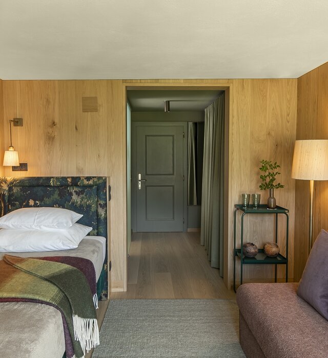single room in hotel in Lech