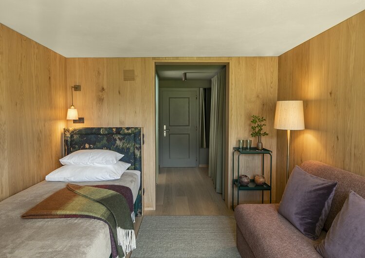 single room in hotel in Lech