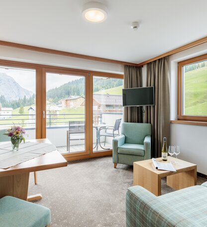 Lounge Hotelzimmer Lech im Sommer