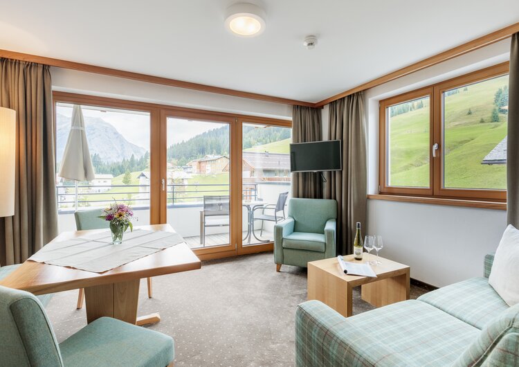 Hotelzimmer mit Bergblick in Österreich