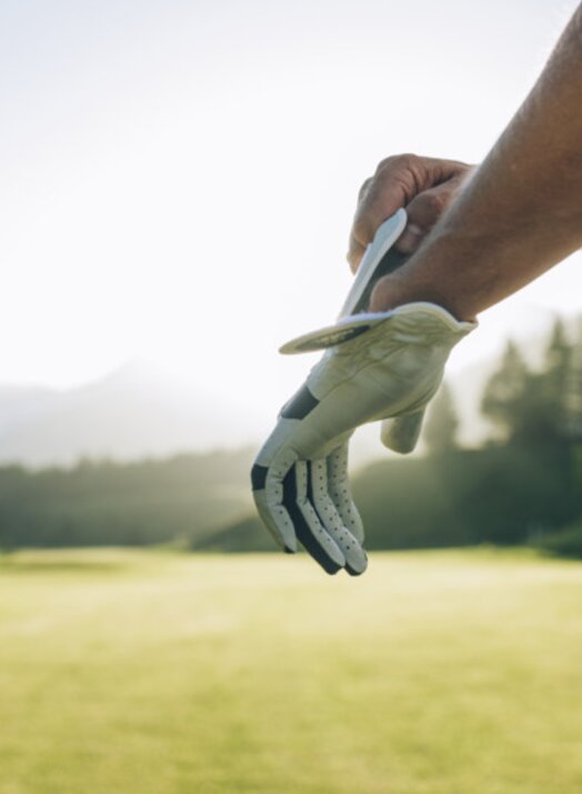 golf glove | © Daniel Zangerl / Lech Zuers Tourismus