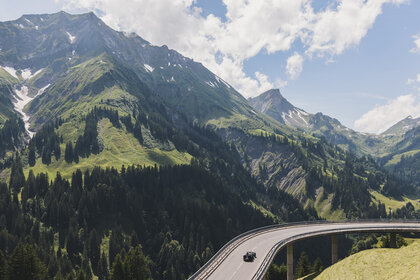 © Christoph Schoech / Lech Zuers Tourismus classic car rally Arlberg | © Christoph Schoech / Lech Zuers Tourismus