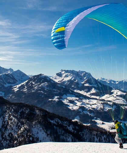 paragliding in winter | © Birgl / Pixabay