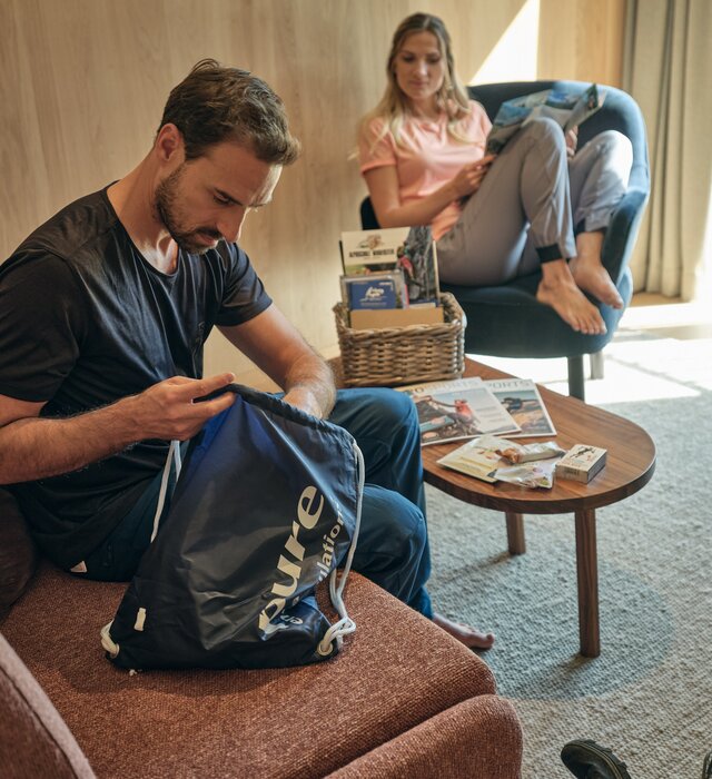 couple at hotel room