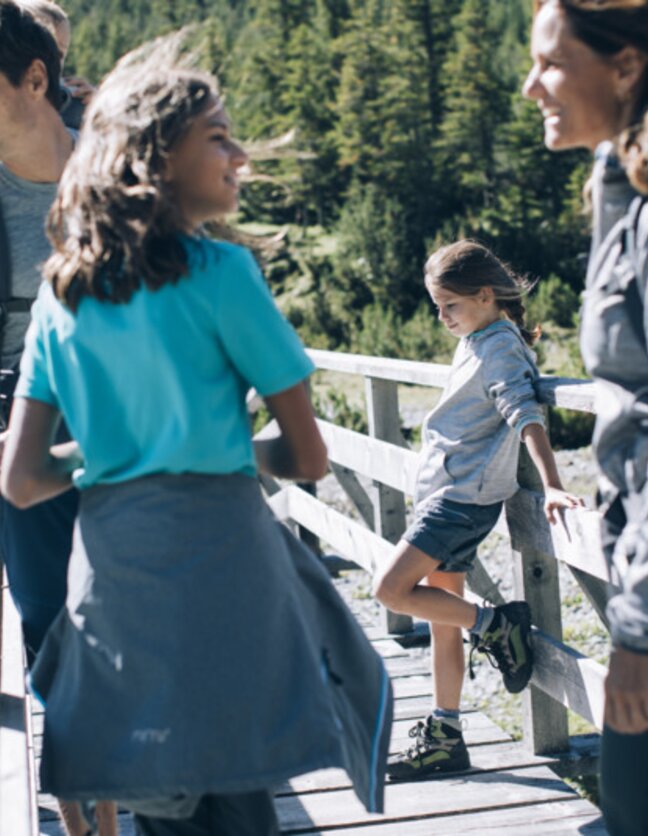 Familienwanderung im Sommerurlaub in Lech | © Daniel Zangerl / Lech Zuers Tourismus