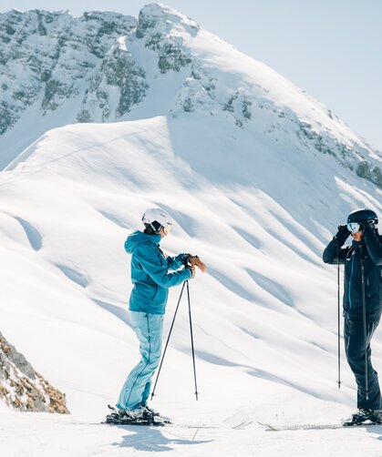 couple at the ski resort in Lech | © Daniel Zangerl / Lech Zuers Tourismus